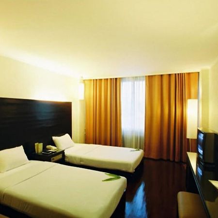 Maxx Hotel Banguecoque Exterior foto