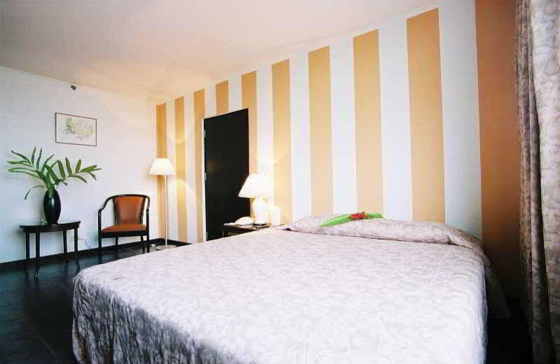 Maxx Hotel Banguecoque Exterior foto